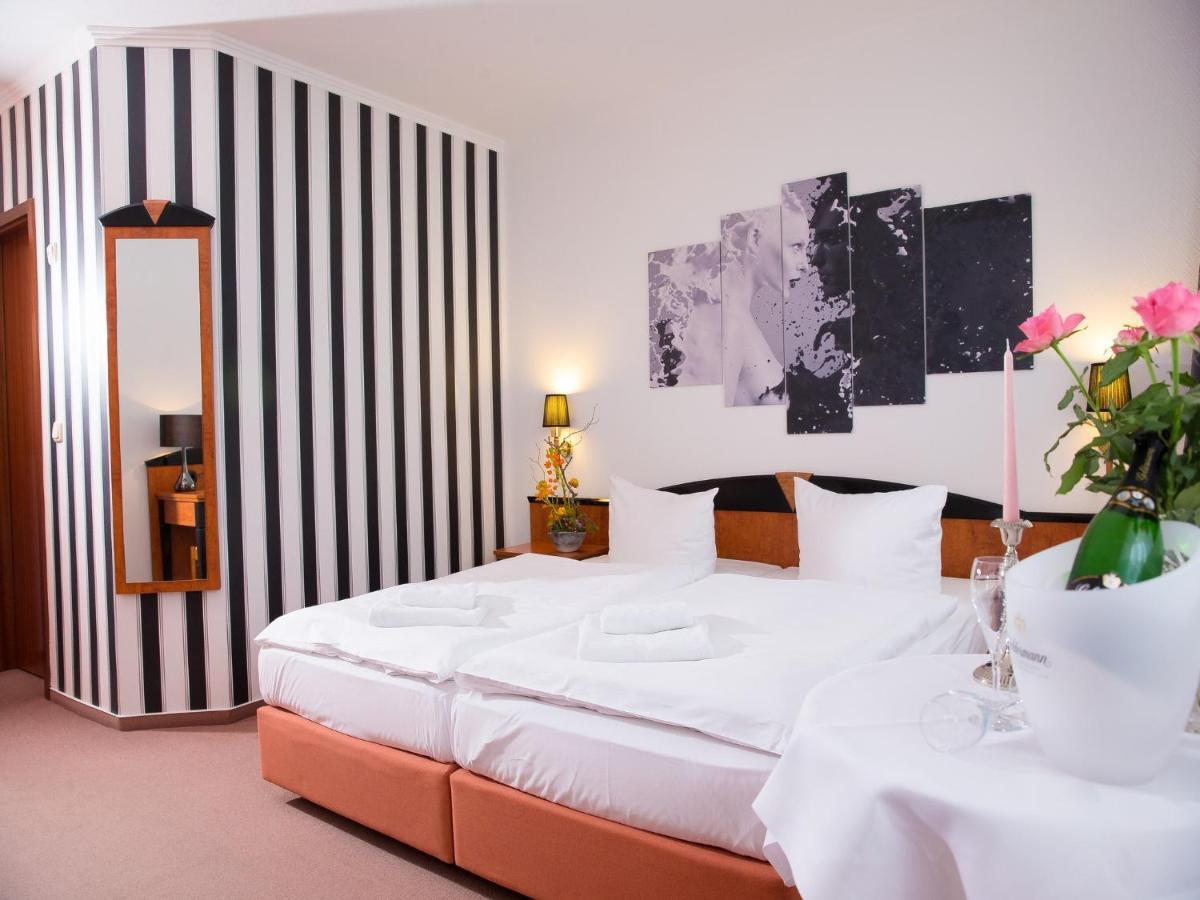 Pension Weinberg Güstrow Extérieur photo